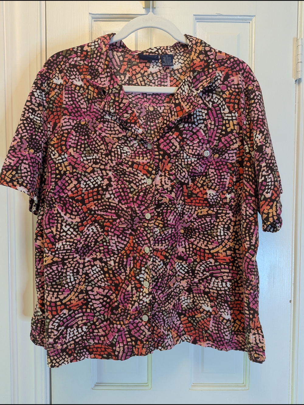 Gloria Vanderbilt Women’s Multicolor Floral Mosaic Patterned Button-Front Top